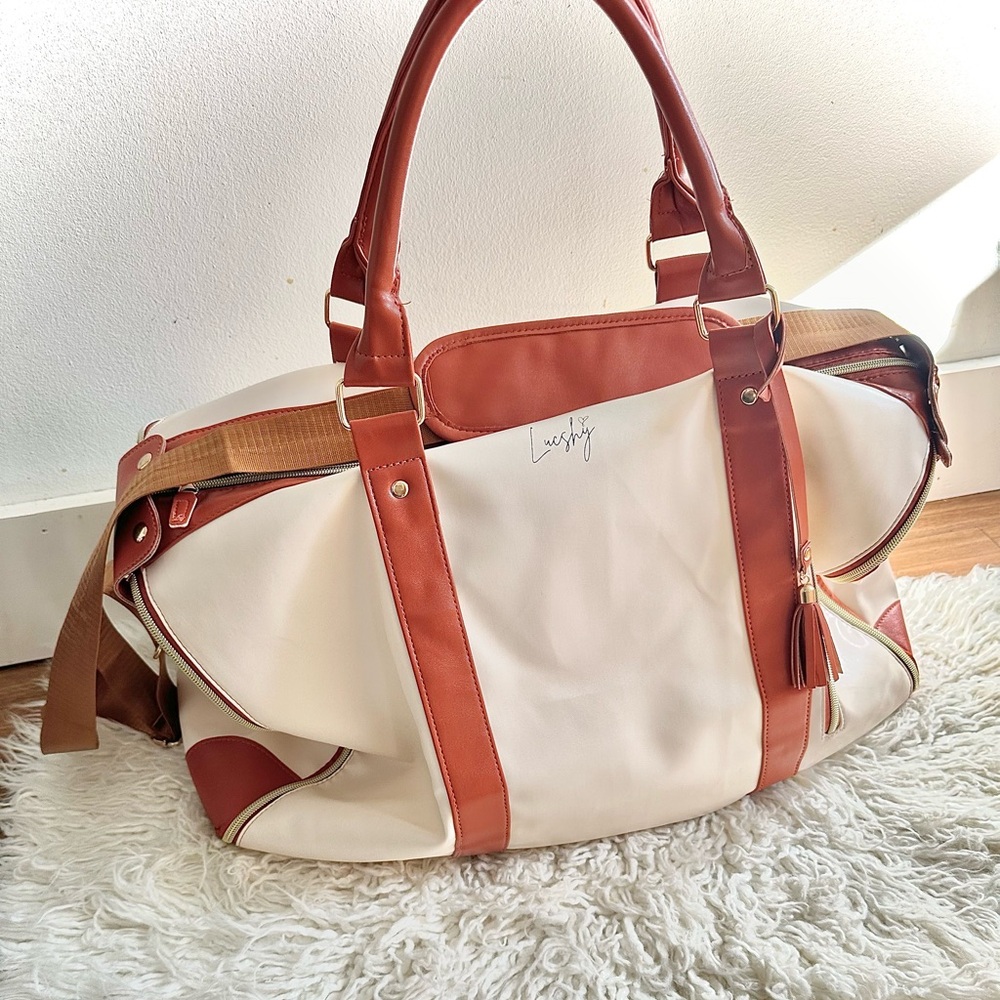 Lucshy Travel Bag